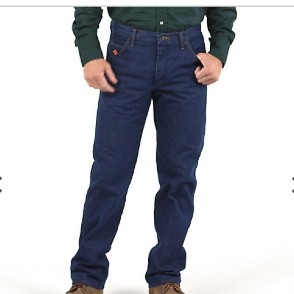 NWOT Wrangler FR Flame Resistant Regular Fit Jeans - Picture 1 of 6